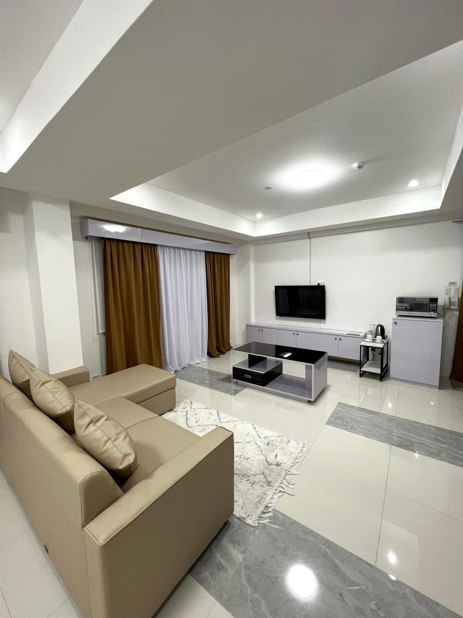 Staycation Hotel San Jose  Luaran gambar
